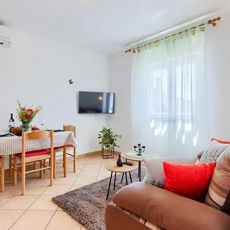 Apartmán Nina By Guide Medulin