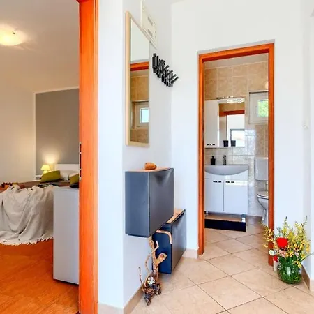 Apartment Nina By Guide *